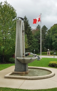 Owen Sound cenotaph, with bronze dove and frog